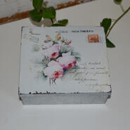 Box med rosa rosor